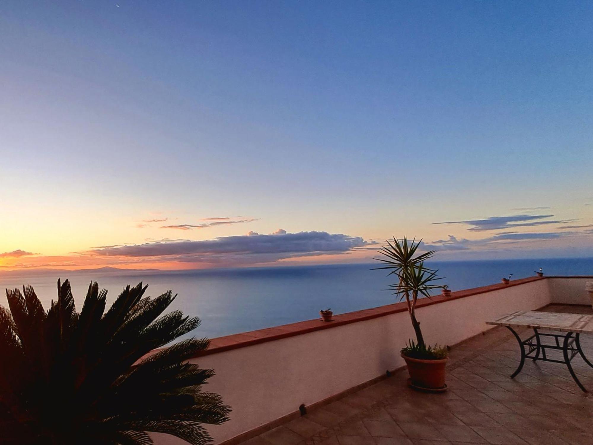 "Casalena" Villa A Furore Amalfi Coast Con Grande Terrazzo E Vista Sul Mare Exterior foto