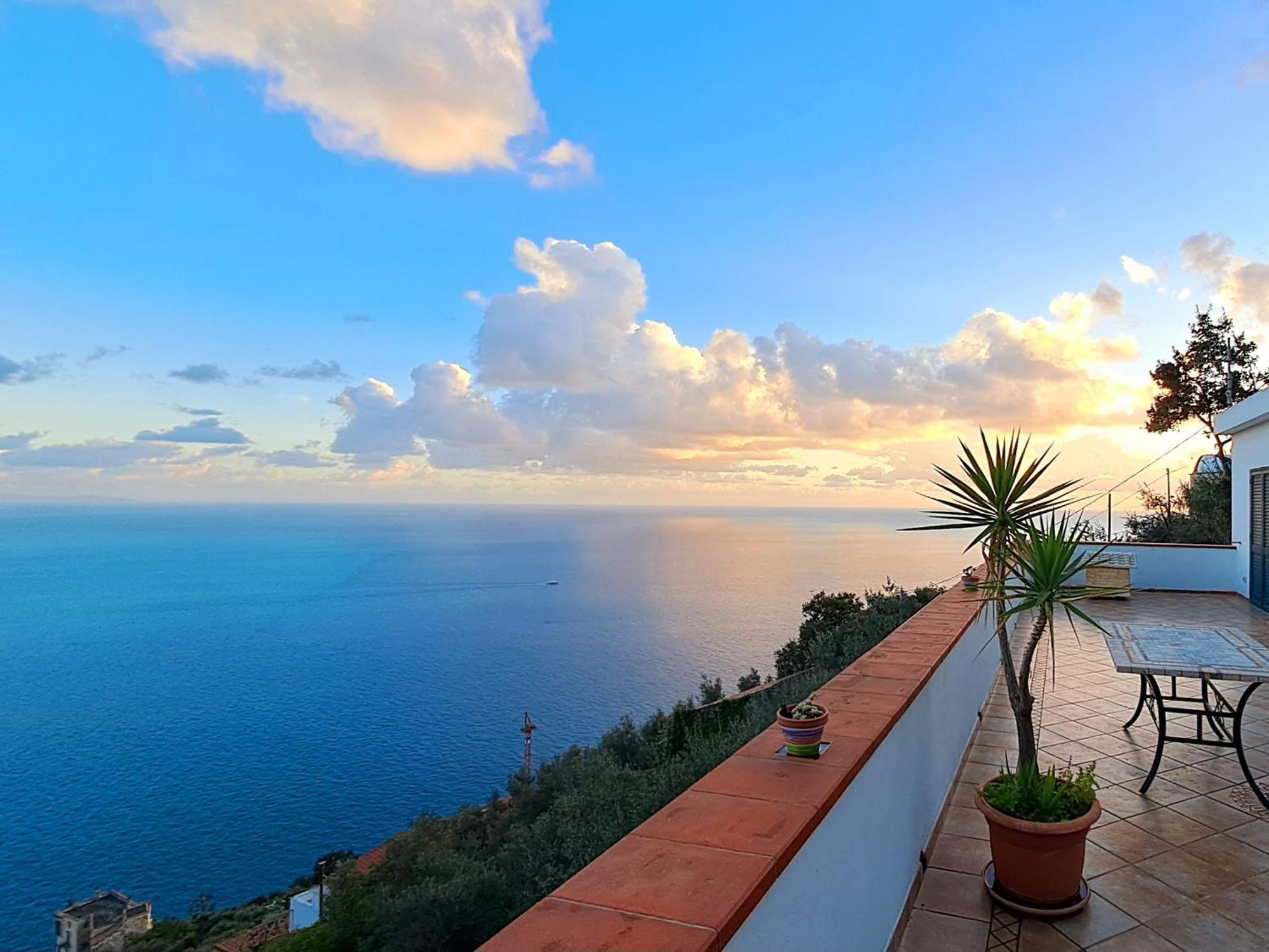 "Casalena" Villa A Furore Amalfi Coast Con Grande Terrazzo E Vista Sul Mare Exterior foto