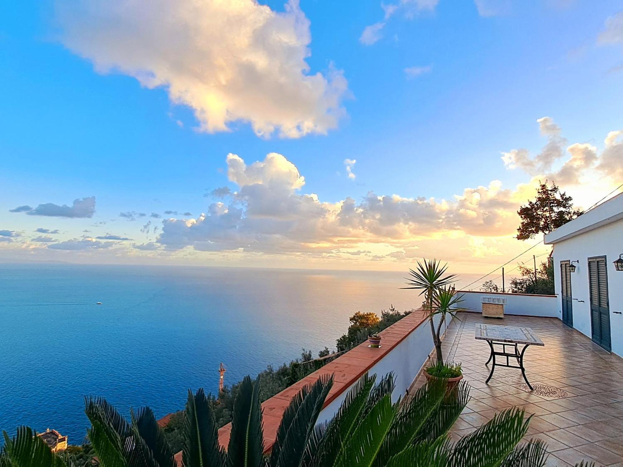 "Casalena" Villa A Furore Amalfi Coast Con Grande Terrazzo E Vista Sul Mare Exterior foto